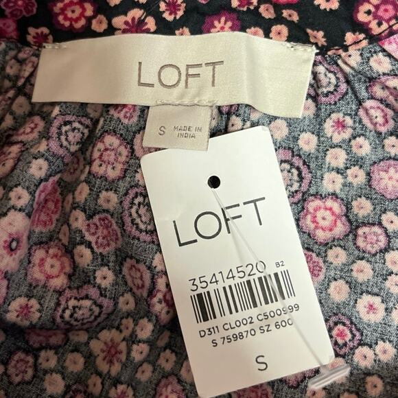Loft Women's Multicolor Floral Cap Flutter Sleeve Crew Neck Blouse Top Size S - Picture 6 of 7
